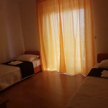 Apartment Jakov *
